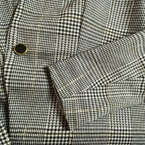 PLAID WHITE, BLACK AND GOLD 89TH MADISON BLAZER XL